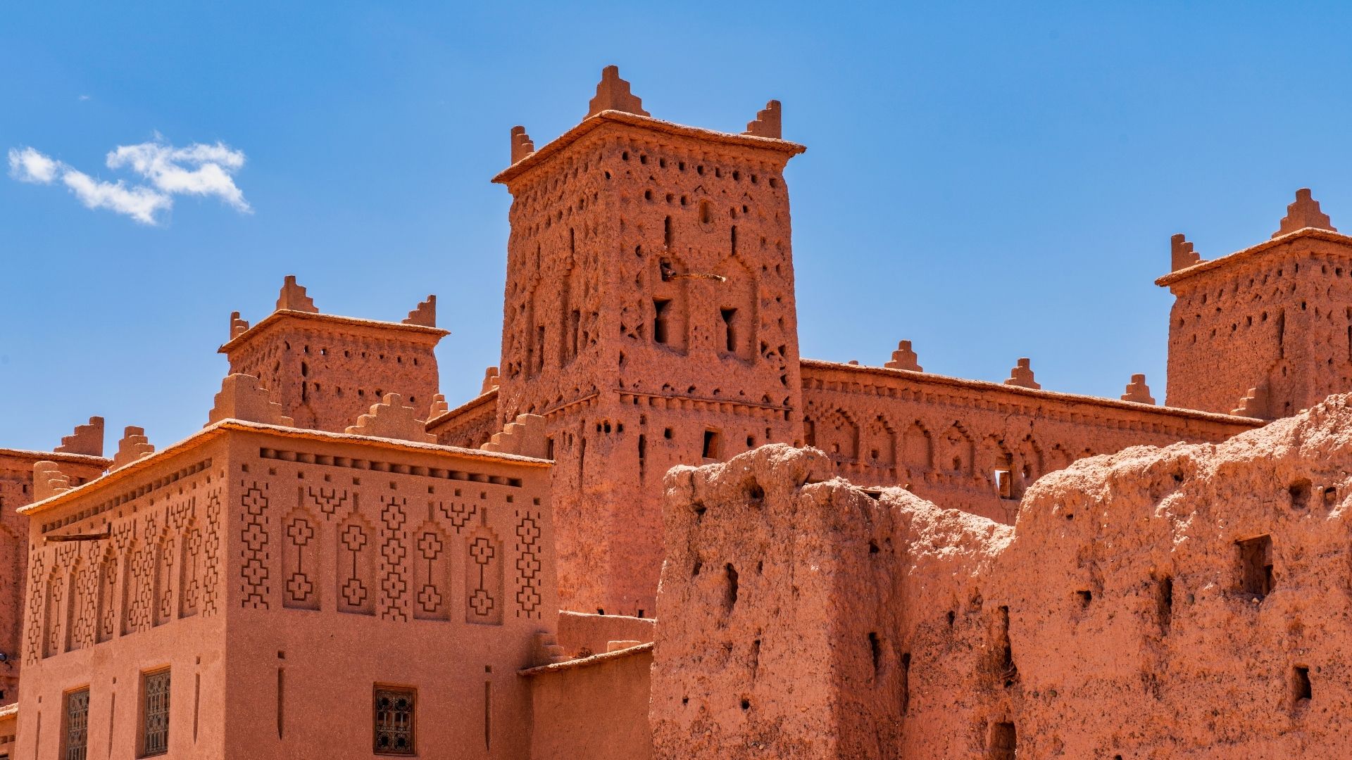 Valle del Dades – Valle de las Rosas – Skoura – Ouarzazate – Alto Atlas – Marrakech (1/2)